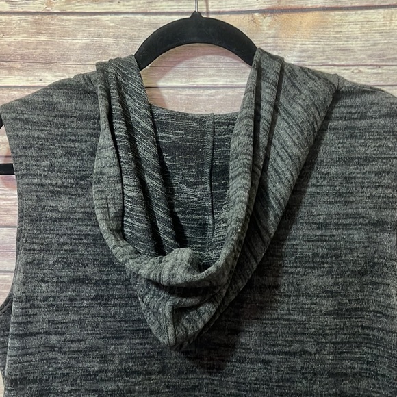 LOGO Lori Goldstein • Black Gray Long Sweater Vest Hood Medium - Picture 7 of 7